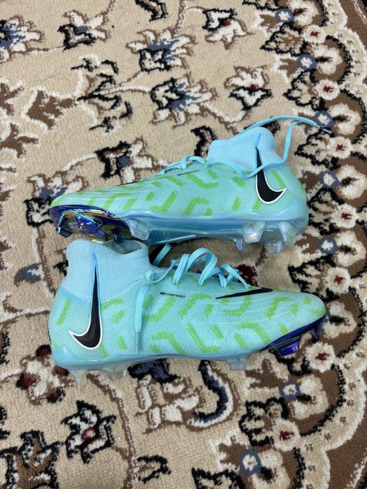 Продам бусты Nike