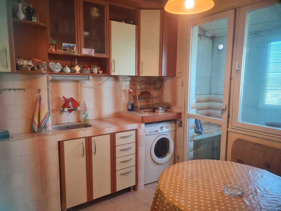 Продава се Едностаен апартамент в Плевен, Дружба 2 - 40 кв.м за 1025 €/кв.м - Снимка #1