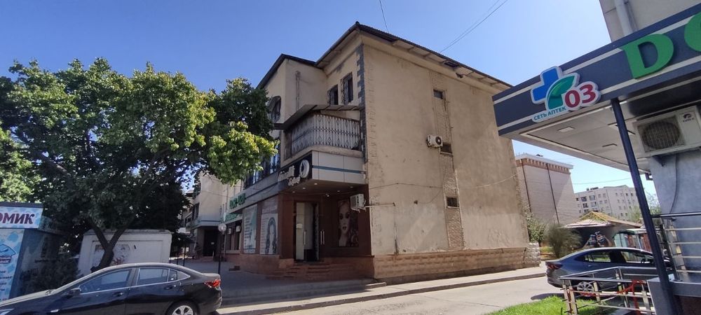 Dom sotiladi. Olmazor tumani. Sag'bon ko'cha. Nurafshon-Sag'bon chorra