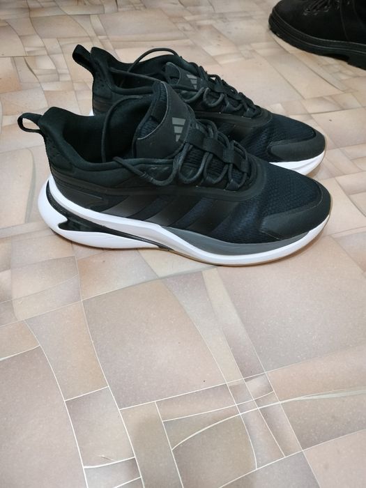 Продам кроссовки