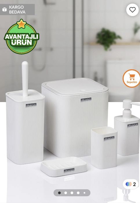 Люстра, полка, ванный набор