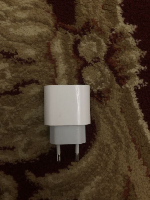 Продам зарядку на iphone