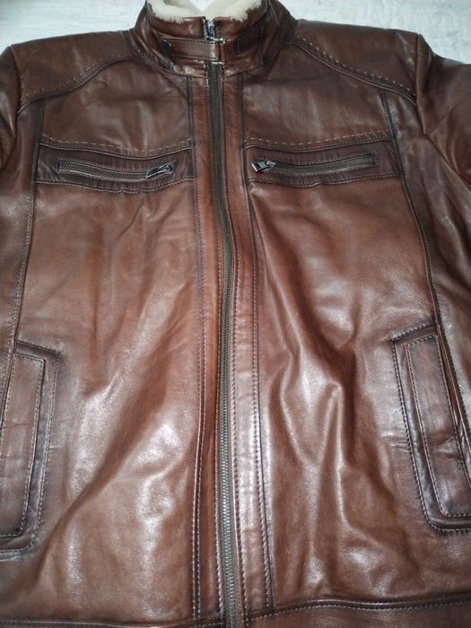 Продам новую кожаную куртку.