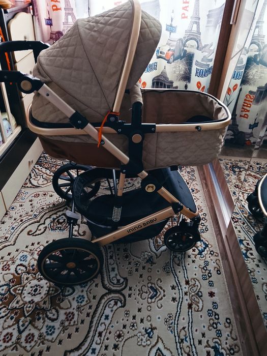 Коляска продам 10000