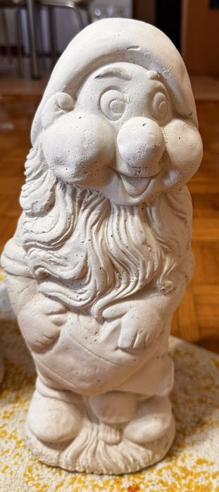 Alba ca zapada si cei 7 pitici din gips