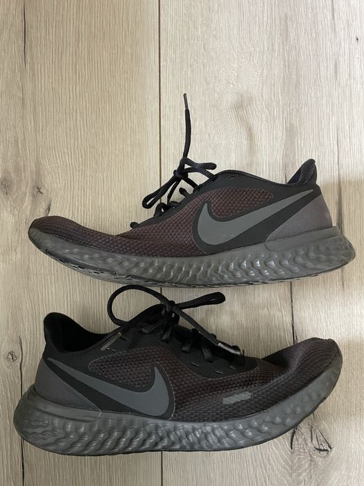 Nike Revolution 44