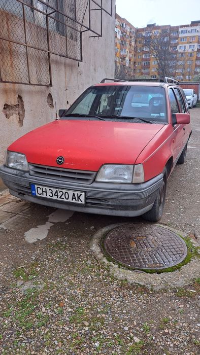Кола Opel Kadett
