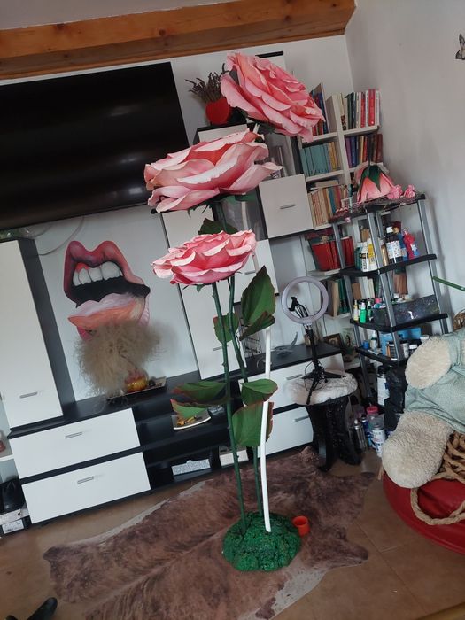 Flori uriase din hartie creponata pentru evenimente