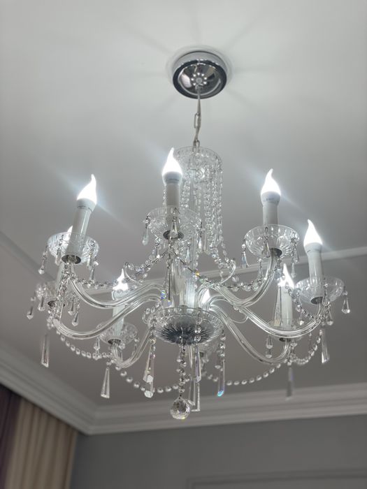Хрустальный люстра и бра