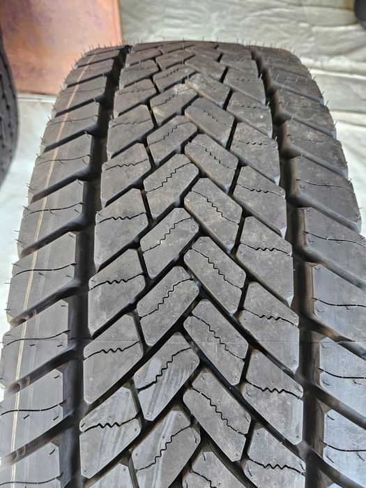 1 Нова гума 275/70R22.5 Goodyear KMax D 148/145M Germany 270eвро С ДДС