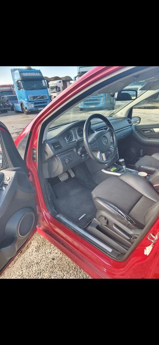 Mercedes cutie automată