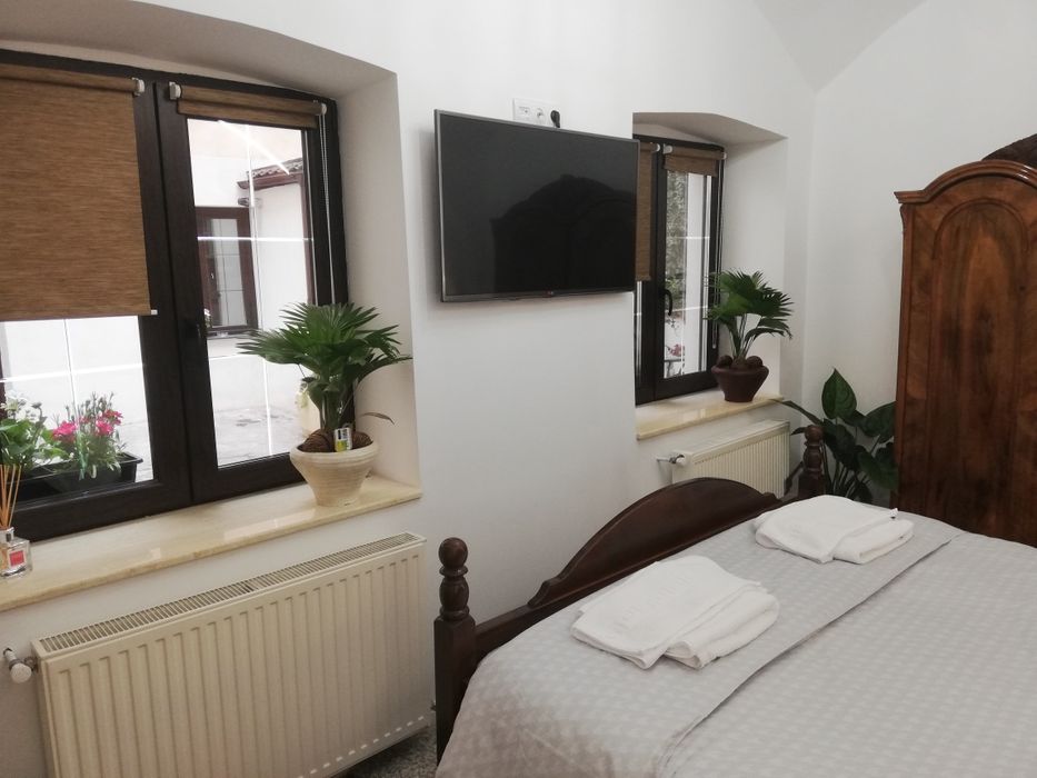 Vind locuință ultracentral str. Nicolae Bălcescu.