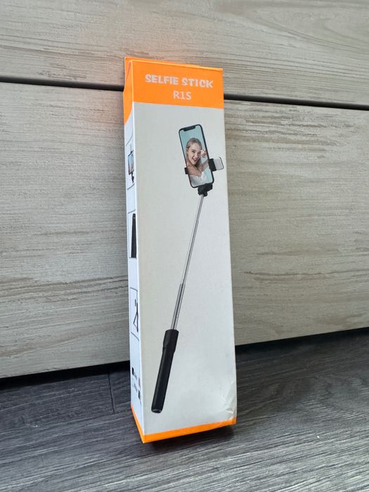 Селфи стик с лампа,дистанционно и трипод