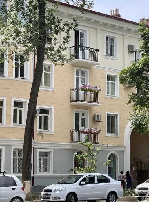 Большая 1/1/4  Высокопотолочка ‼️ 50М2  Закрытый двор