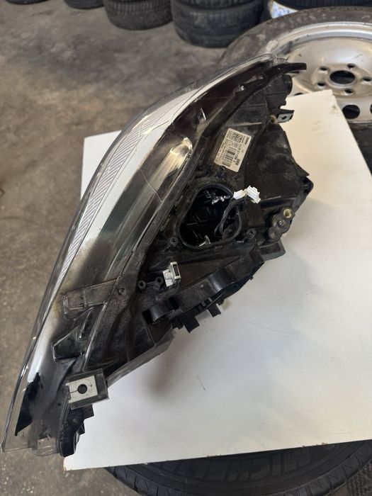 Десен фар за БМВ/BMW 2 - F20