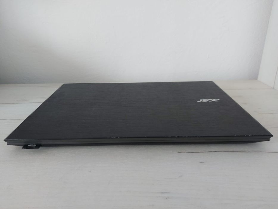 Vând Laptop Acer Aspire E5, ecran  15.6", procesor Intel i3, video dedicat nVidia6