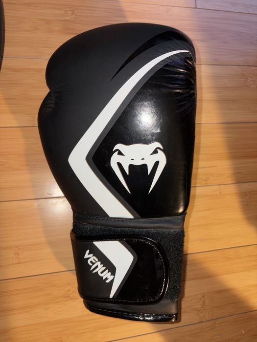 Боксерские перчатки Venum Contender 2.0 16 oz