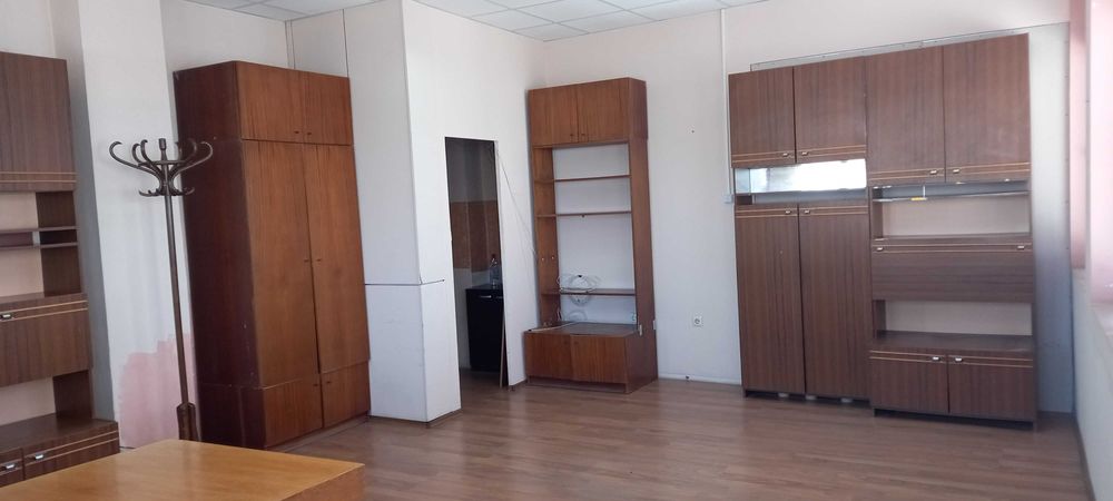 Дава се под наем Офис в Силистра, Център - 115 кв.м за 229.5 € - Снимка #4