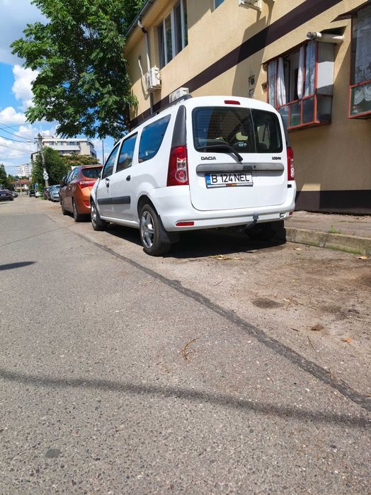 Masina Dacia Logan MCV 7 Locuri – 2012 | 1.6 Benzină | Cârlig remorcare |