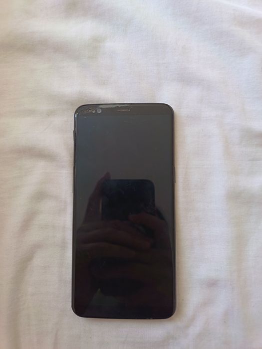 Vand telefon OnePlus 5T+husa