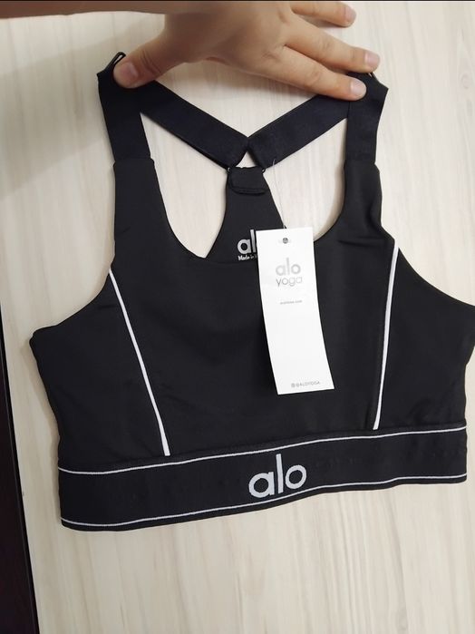 НАМАЛЕН Дамски оформящ екип Alo Yoga КЪС и ДЪЛЪГ КЛИН
Размер