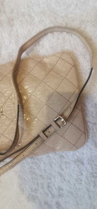 Оригинална чанта Guess