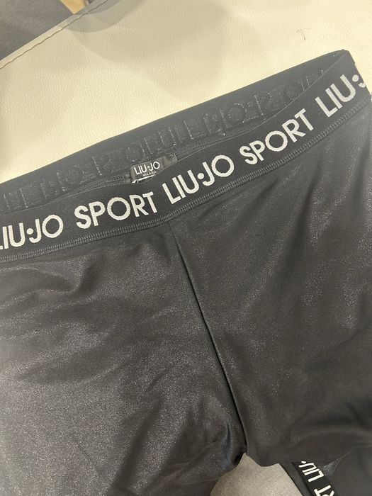 Клин LIU •JO черен с лого