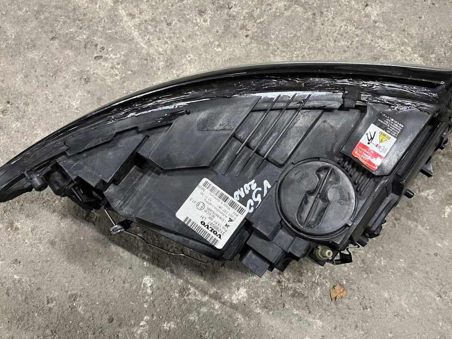 Фар Volvo V50 2010 ляв