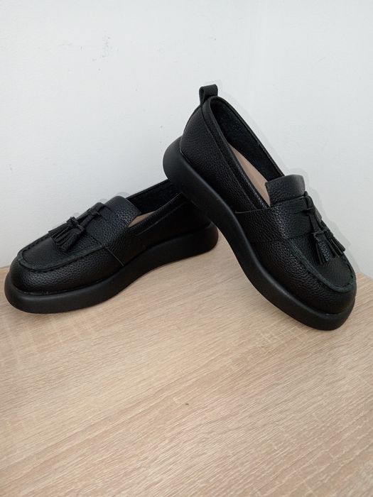 Продам женские туфли