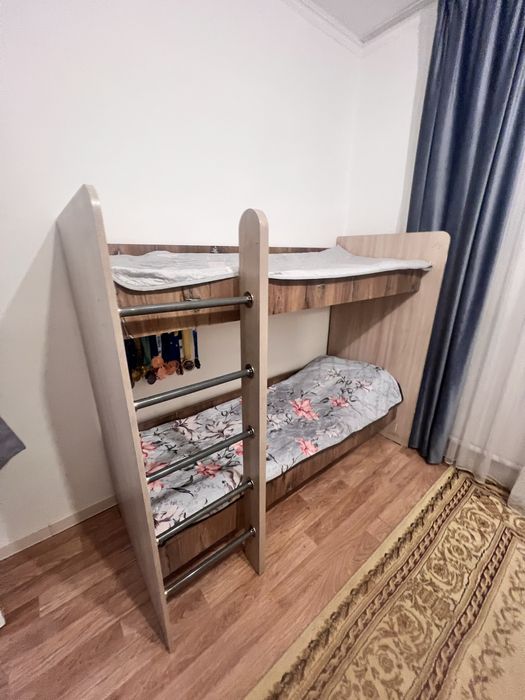 Двухэтажный кровать