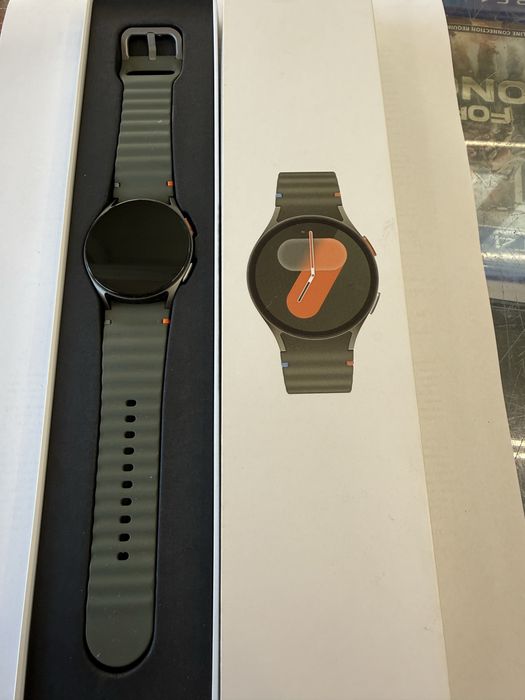Samsung watch 7 sm-l300 40мм перфектен!