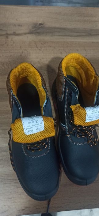 Продам рабочие ботинки 45р