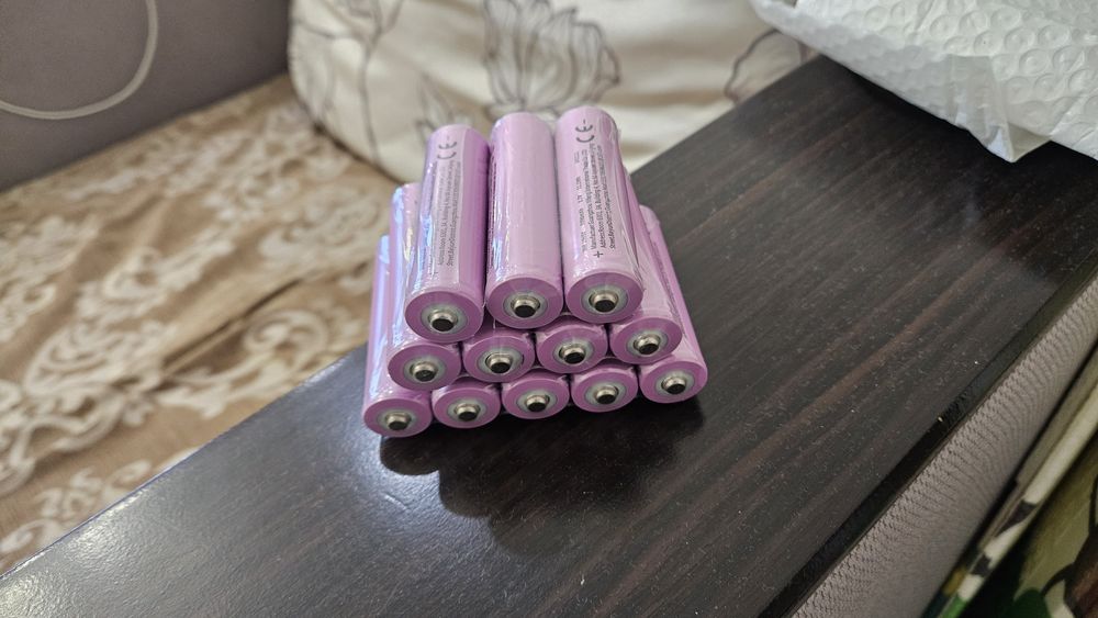 Литий ионная батарейка типа 18650 с головкой