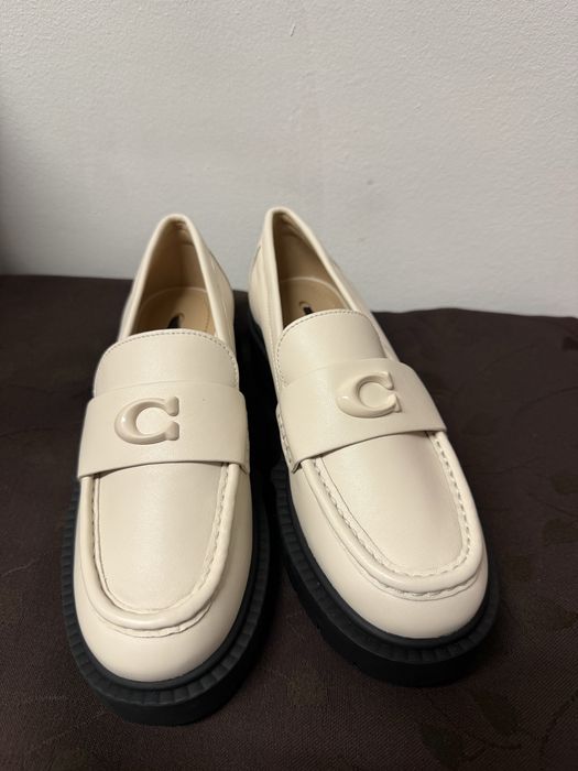 Оригинални лоуфъри Coach