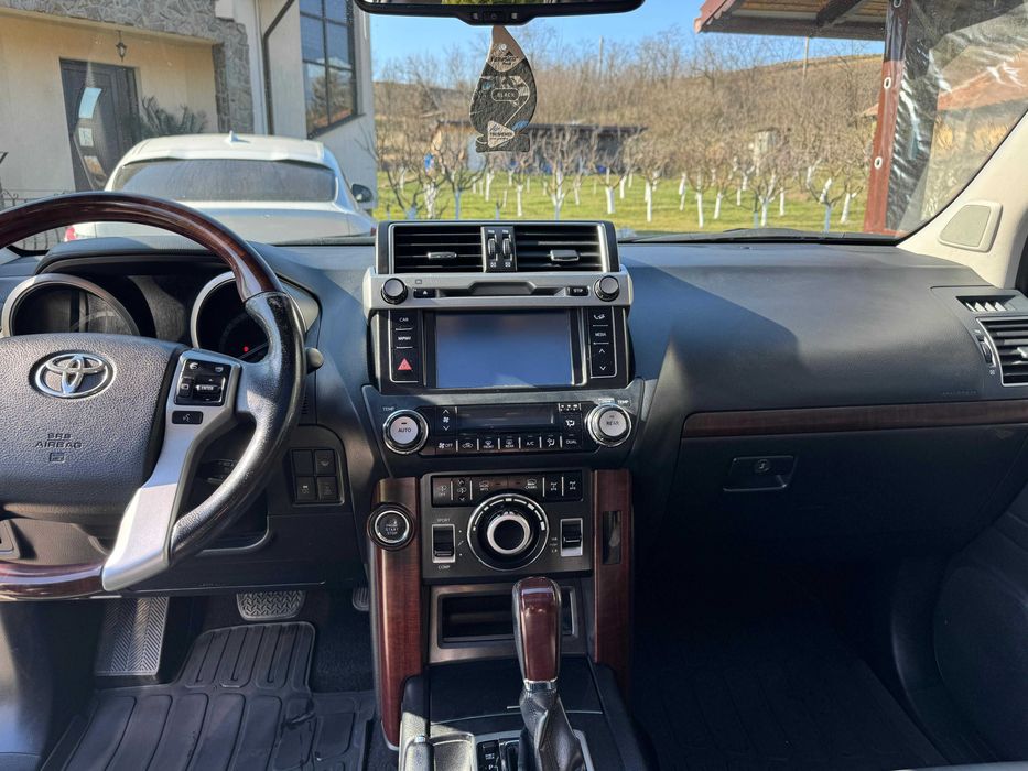 Toyota Land  Cruiser