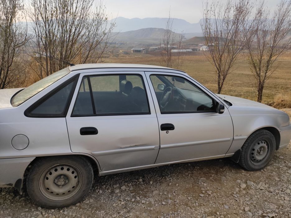 Nexia Avtomobili sotiladi