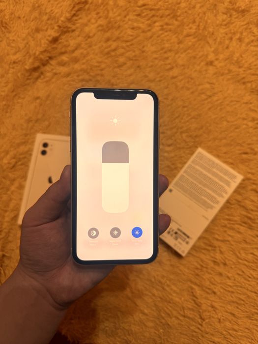 iPhone 11 128GB. 77% EAC. В отличном состоянии!