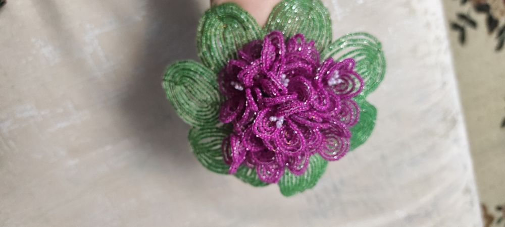 Цветы из бисера поделки