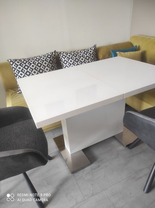 Трапезна маса разтегателна