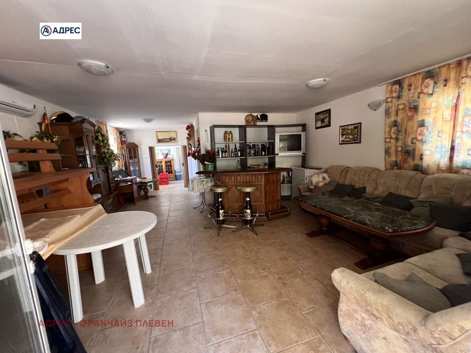 Продава се Къща в Ловеч, Промишлена зона - 82 кв.м за 811 €/кв.м - Снимка #2