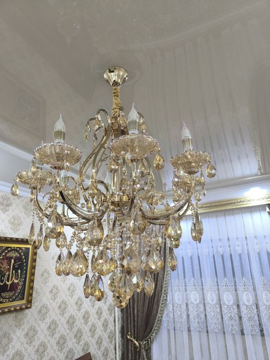 Продаю люстру очень красивая