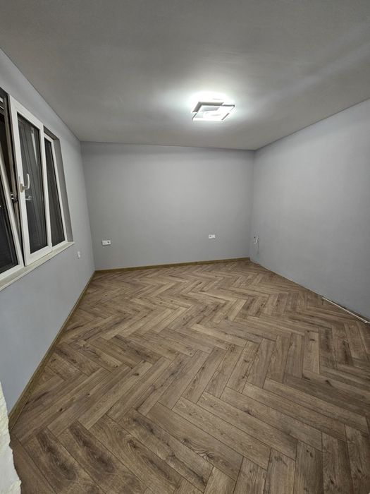 Майстор,латекс,шпакловка,гипс картон, ламинат на под и стени.