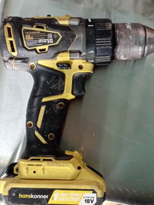 Шурупавёрт безщёточный