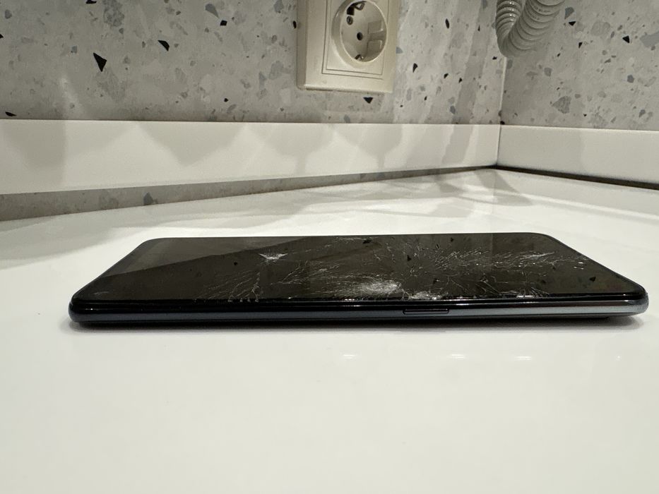 Oppo reno5 lite разбитый