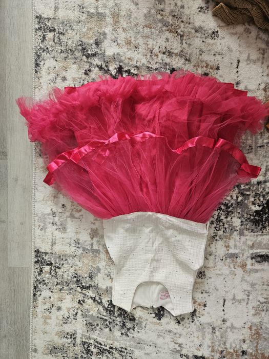 Наличен килим,дрехи,рокли