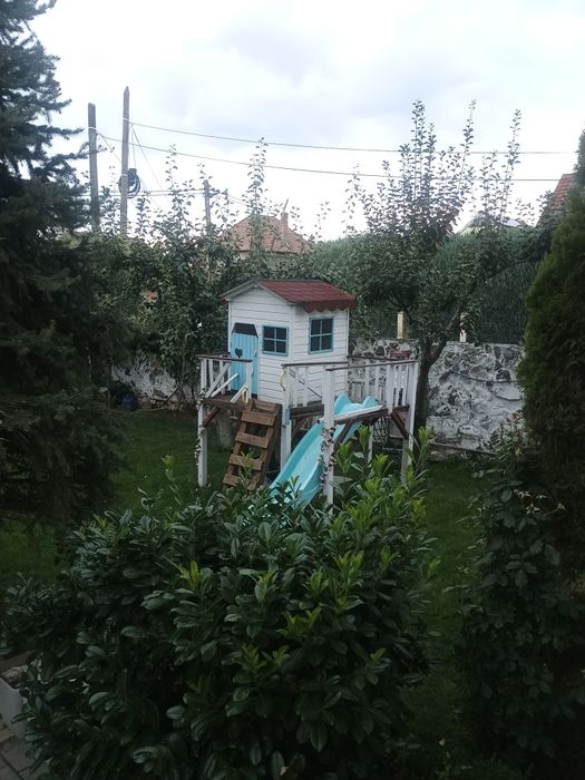 Căsuța de gradina pentru copii