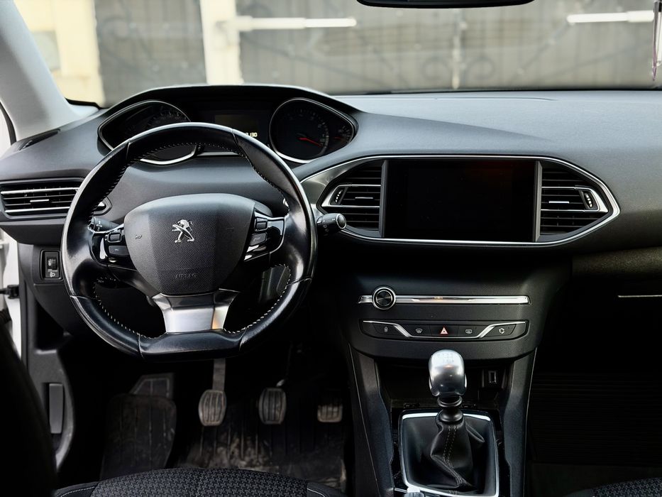 Peugeot 308  2019  Primul proprietar  Cumpărată de nouă din România