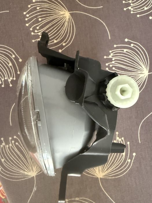 Продаетсия противотуманный фары