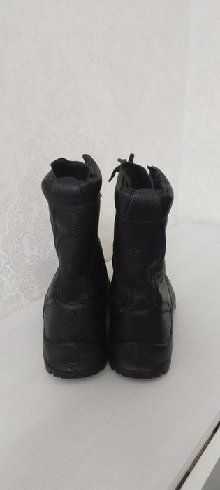 Спец.обувь. берцы зимние, утеплённые.