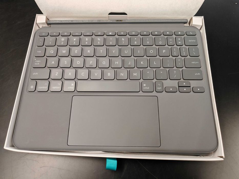 Нови калъф с клавиатура Logietch Combo Touch for iPad (Pro) 11"